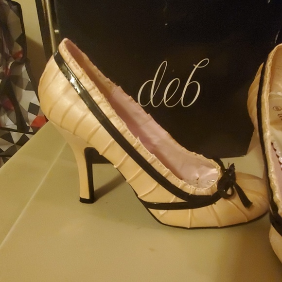 Heels - Picture 3 of 3